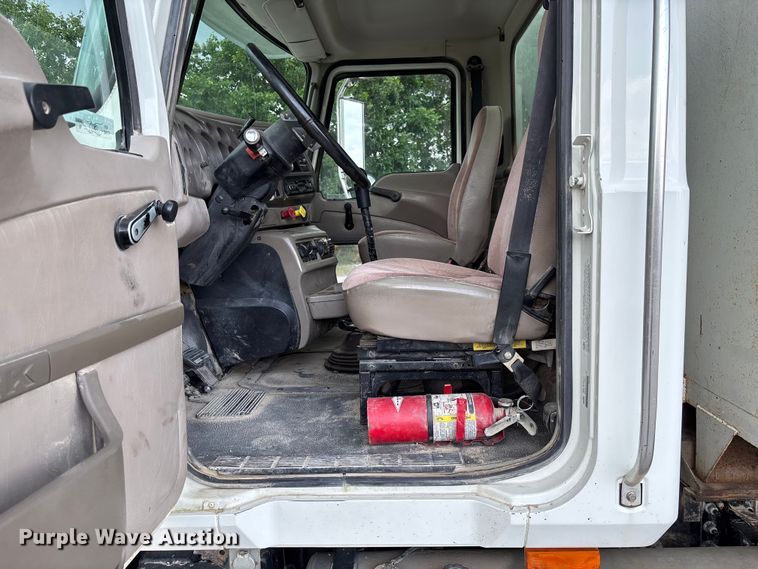 image for item FC1677 2007 Mack CHN613 dump truck