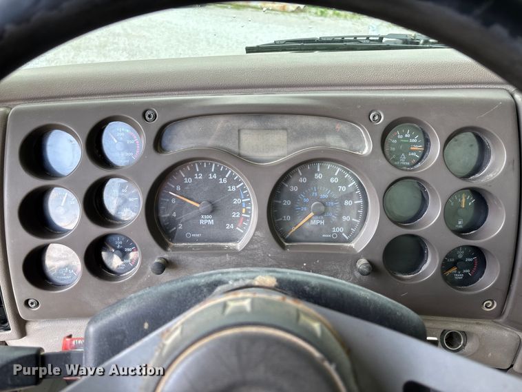 image for item FC1677 2007 Mack CHN613 dump truck