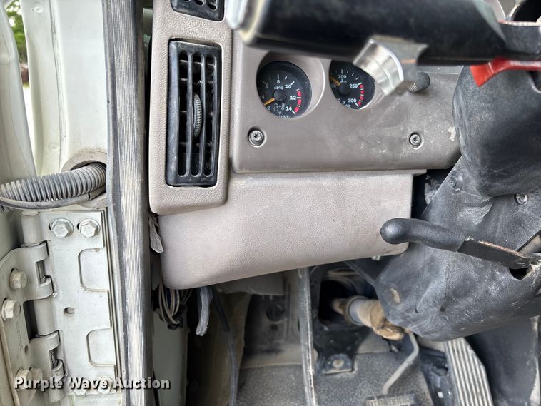 image for item FC1677 2007 Mack CHN613 dump truck