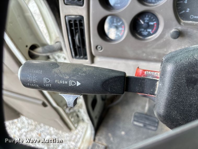 image for item FC1677 2007 Mack CHN613 dump truck