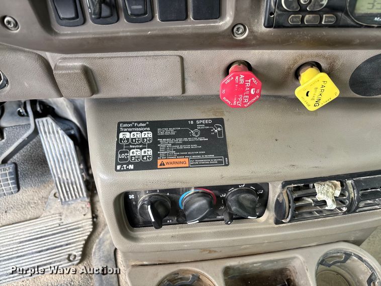 image for item FC1677 2007 Mack CHN613 dump truck