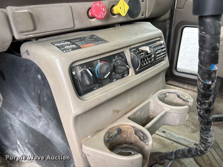 image for item FC1677 2007 Mack CHN613 dump truck