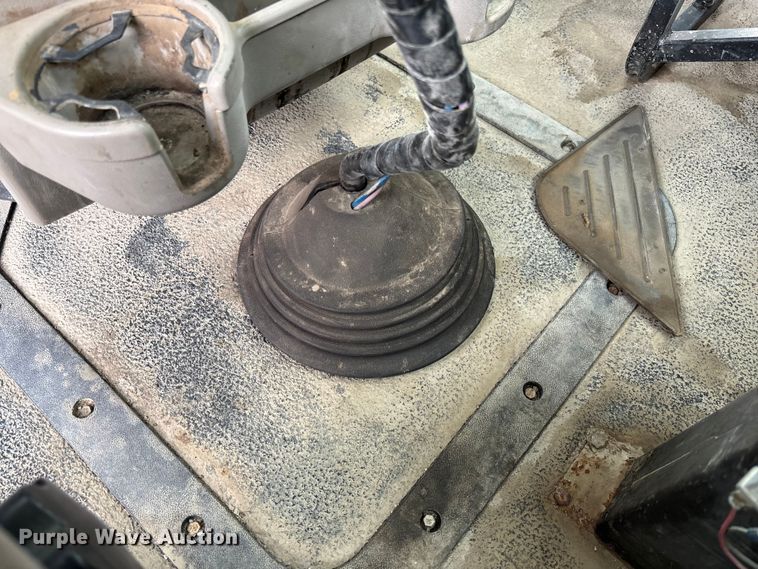 image for item FC1677 2007 Mack CHN613 dump truck