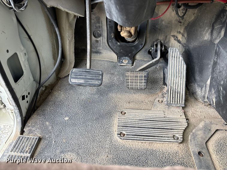 image for item FC1677 2007 Mack CHN613 dump truck