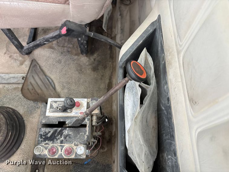 image for item FC1677 2007 Mack CHN613 dump truck