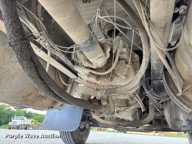 image for item FC1677 2007 Mack CHN613 dump truck