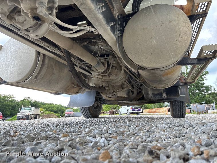 image for item FC1677 2007 Mack CHN613 dump truck