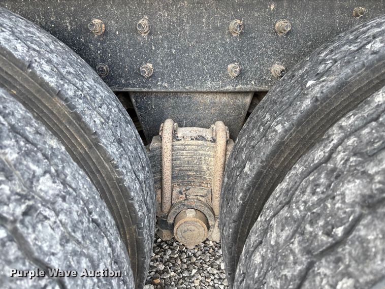 image for item FC1677 2007 Mack CHN613 dump truck