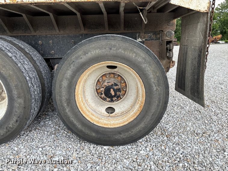 image for item FC1677 2007 Mack CHN613 dump truck