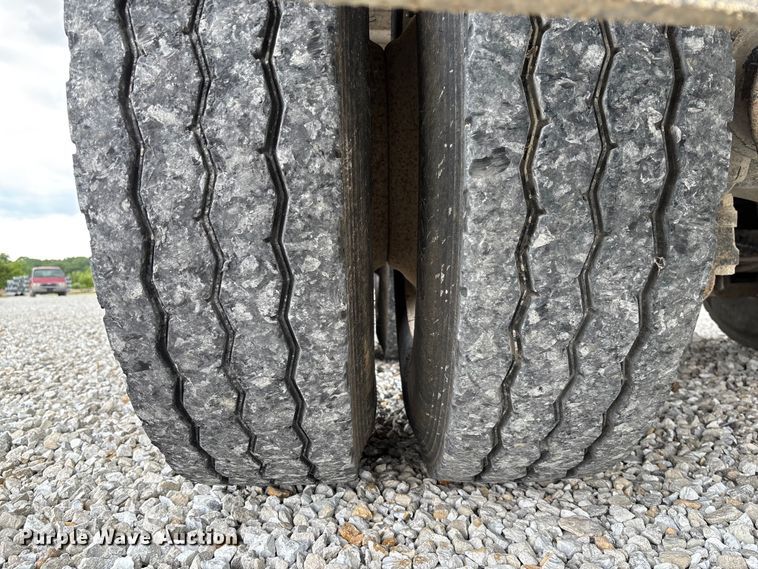 image for item FC1677 2007 Mack CHN613 dump truck