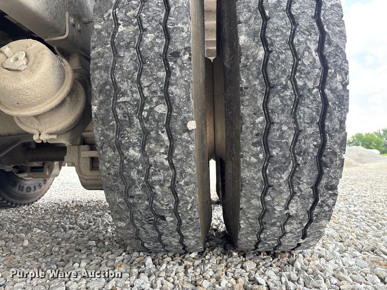 image for item FC1677 2007 Mack CHN613 dump truck