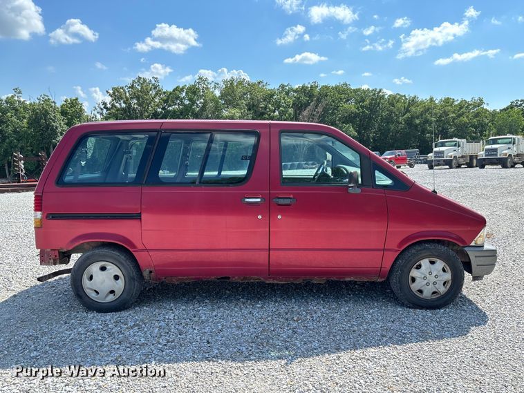 image for item FC1678 1996 Ford Aerostar XLT van