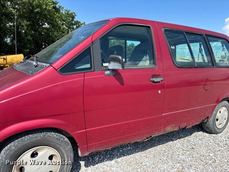 image for item FC1678 1996 Ford Aerostar XLT van