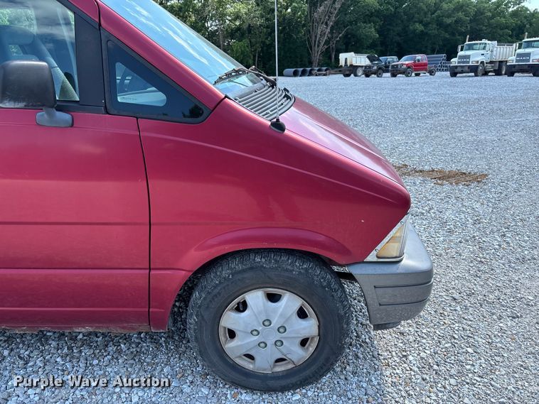 image for item FC1678 1996 Ford Aerostar XLT van
