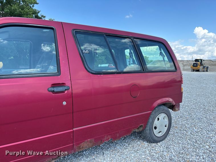 image for item FC1678 1996 Ford Aerostar XLT van