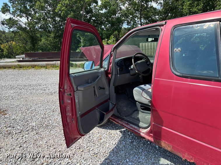 image for item FC1678 1996 Ford Aerostar XLT van