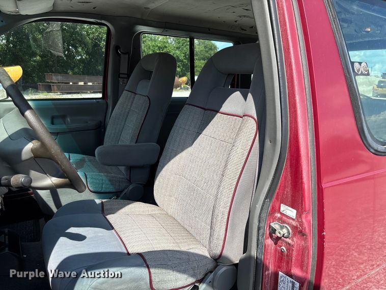 image for item FC1678 1996 Ford Aerostar XLT van