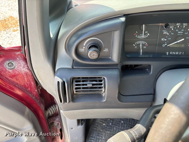 image for item FC1678 1996 Ford Aerostar XLT van