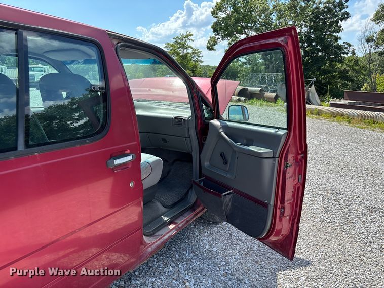 image for item FC1678 1996 Ford Aerostar XLT van