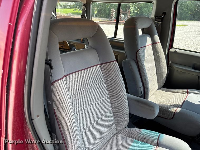 image for item FC1678 1996 Ford Aerostar XLT van