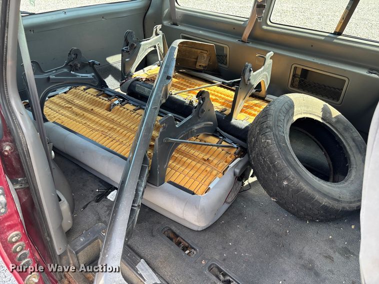 image for item FC1678 1996 Ford Aerostar XLT van