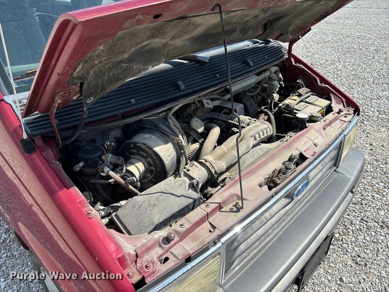 image for item FC1678 1996 Ford Aerostar XLT van