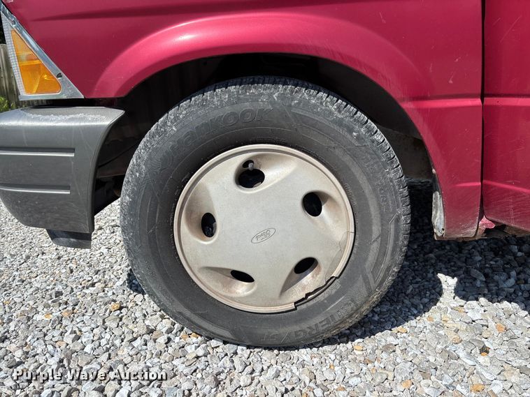 image for item FC1678 1996 Ford Aerostar XLT van