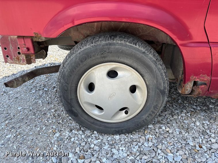 image for item FC1678 1996 Ford Aerostar XLT van