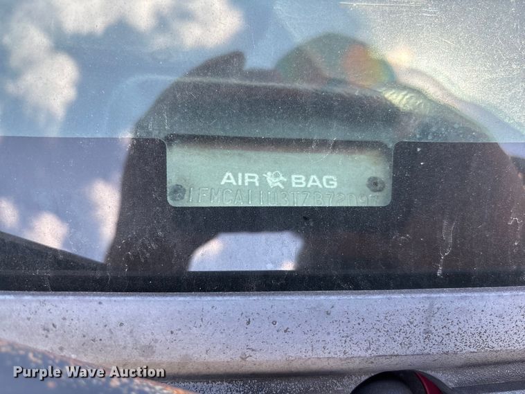 image for item FC1678 1996 Ford Aerostar XLT van