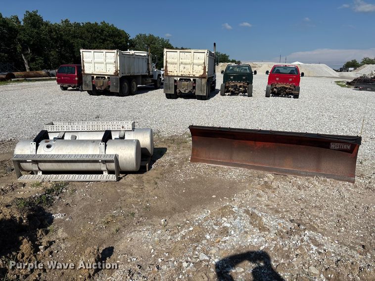 image for item FC1680 Truck parts