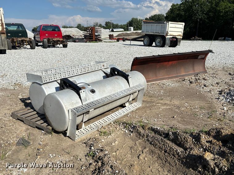 image for item FC1680 Truck parts