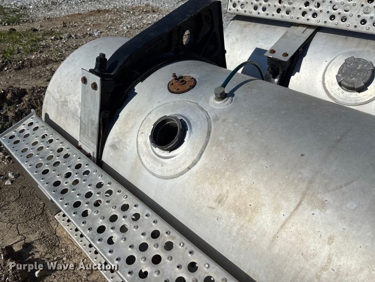 image for item FC1680 Truck parts