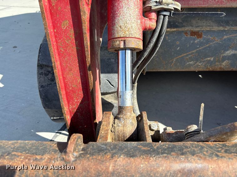 image for item FC1704 2016 Takeuchi TL8 tracked skid steer loader
