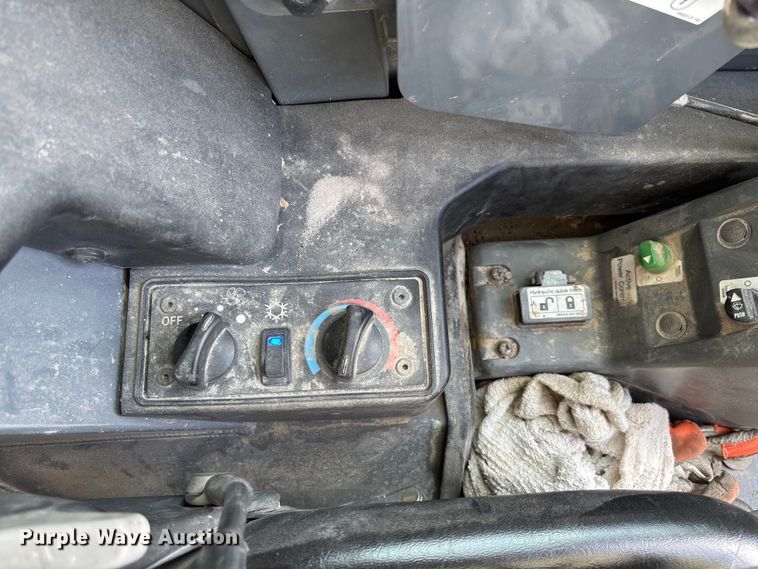 image for item FC1704 2016 Takeuchi TL8 tracked skid steer loader