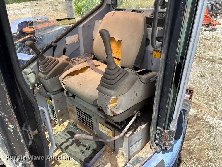 image for item FC1708 Hitachi EX75UR mini excavator