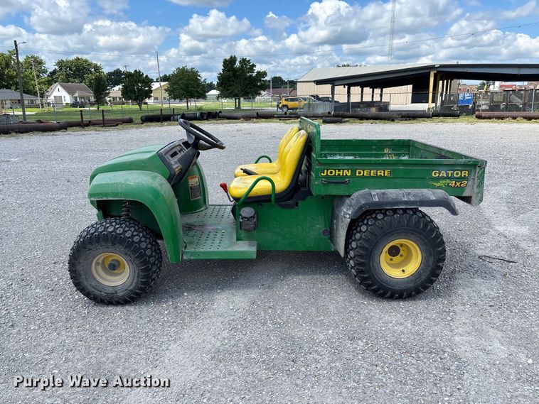 image for item FC1715 2003 John Deere Gator utility vehicle