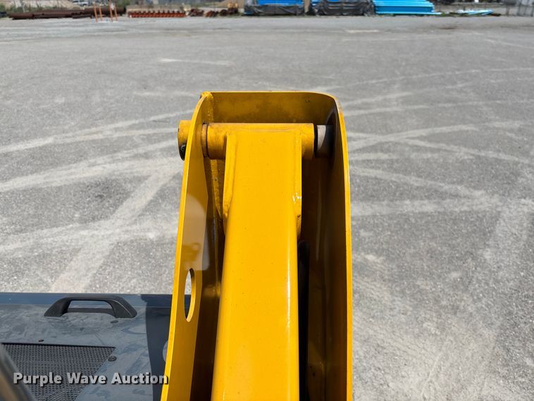image for item FC1716 2013 Gehl 4640 skid steer loader