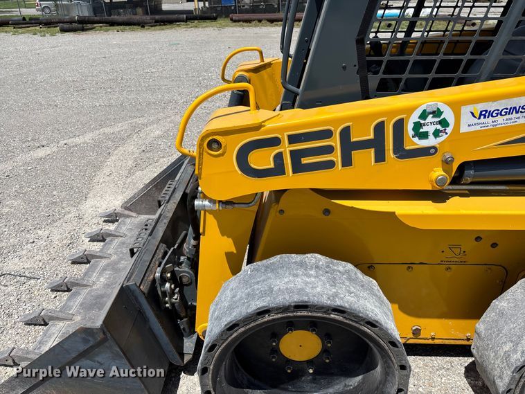 image for item FC1716 2013 Gehl 4640 skid steer loader