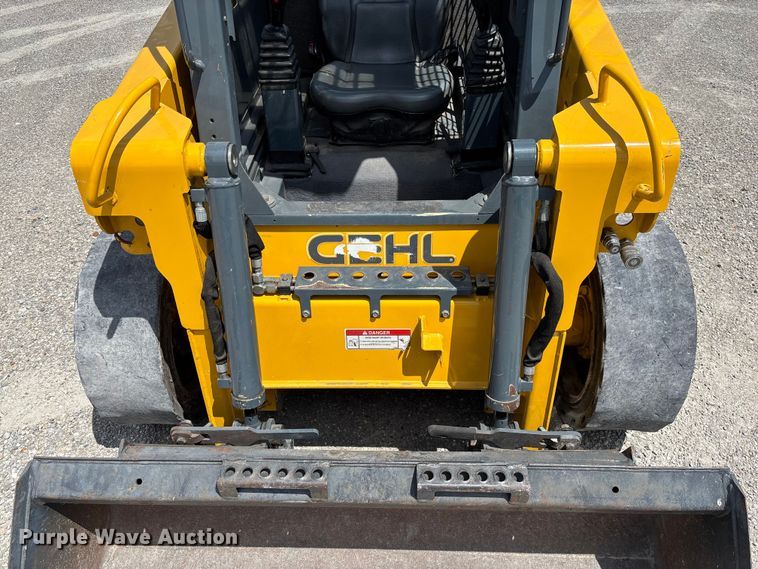 image for item FC1716 2013 Gehl 4640 skid steer loader
