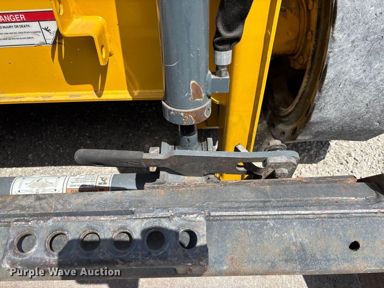image for item FC1716 2013 Gehl 4640 skid steer loader