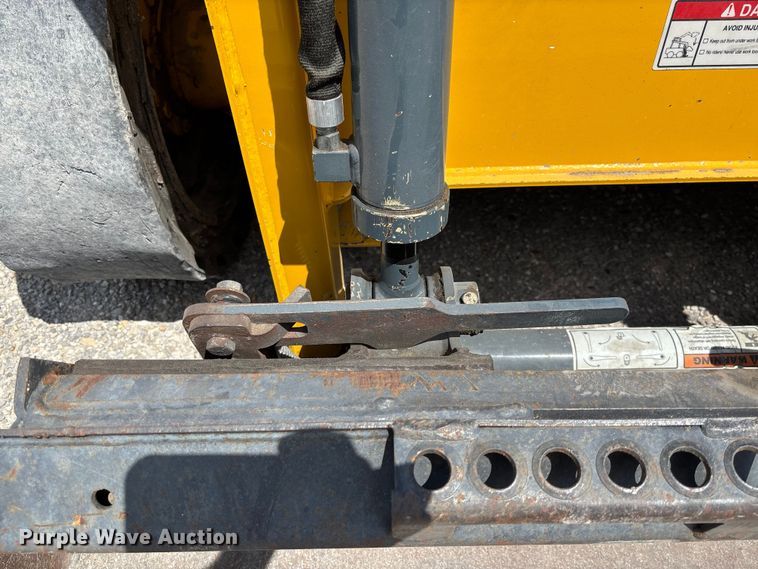 image for item FC1716 2013 Gehl 4640 skid steer loader