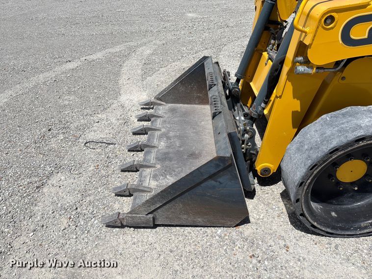 image for item FC1716 2013 Gehl 4640 skid steer loader