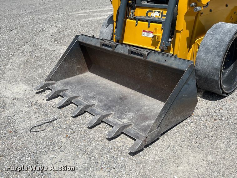image for item FC1716 2013 Gehl 4640 skid steer loader