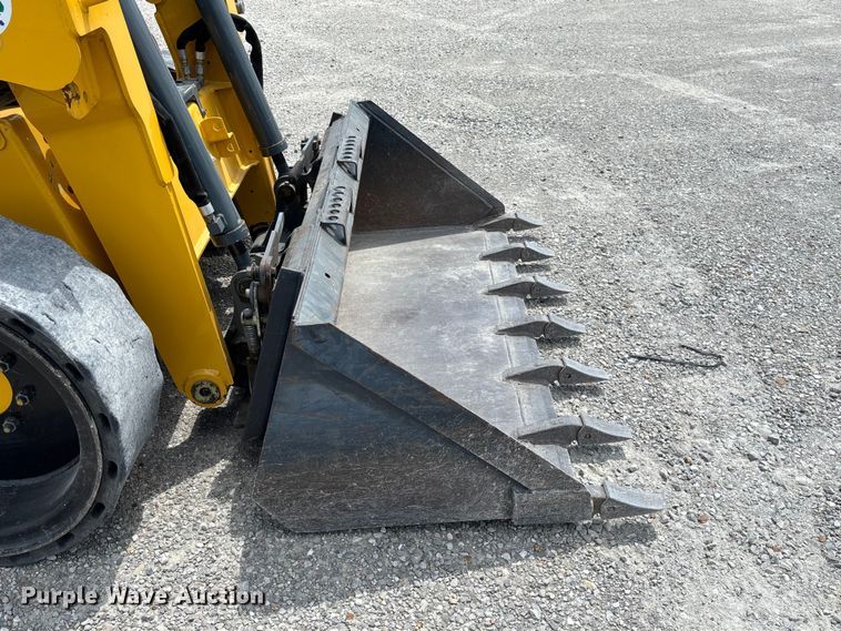 image for item FC1716 2013 Gehl 4640 skid steer loader