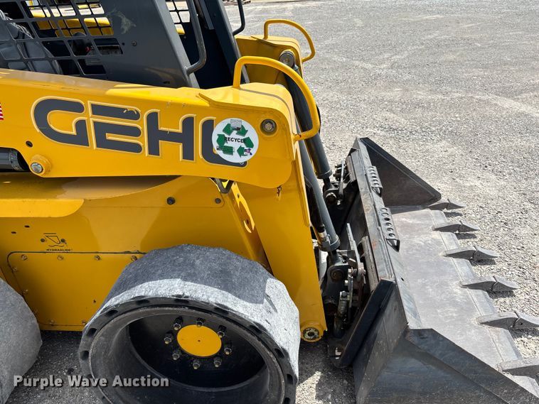 image for item FC1716 2013 Gehl 4640 skid steer loader