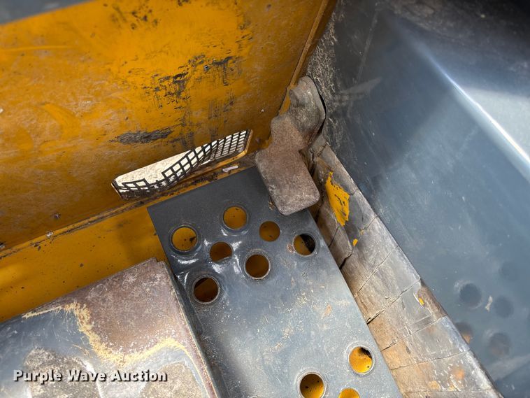 image for item FC1716 2013 Gehl 4640 skid steer loader