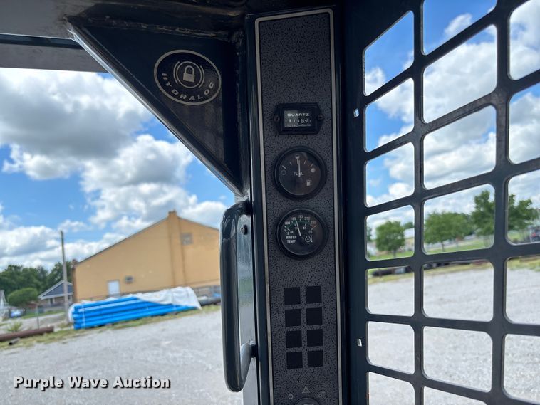 image for item FC1716 2013 Gehl 4640 skid steer loader