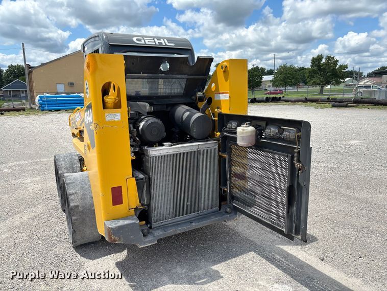 image for item FC1716 2013 Gehl 4640 skid steer loader