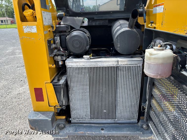 image for item FC1716 2013 Gehl 4640 skid steer loader