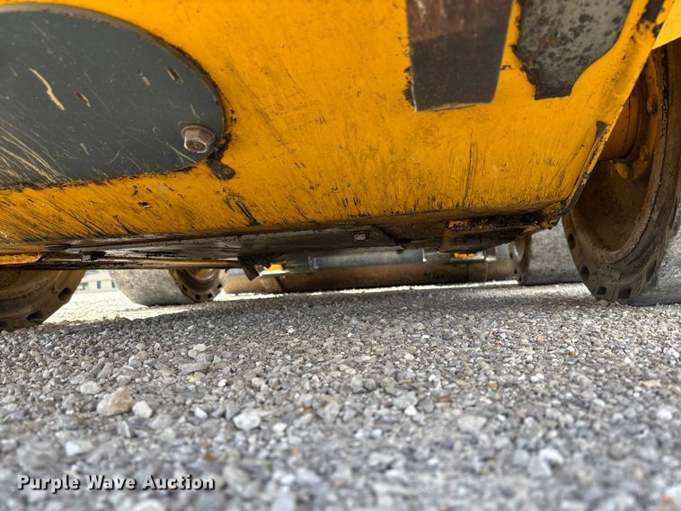 image for item FC1716 2013 Gehl 4640 skid steer loader